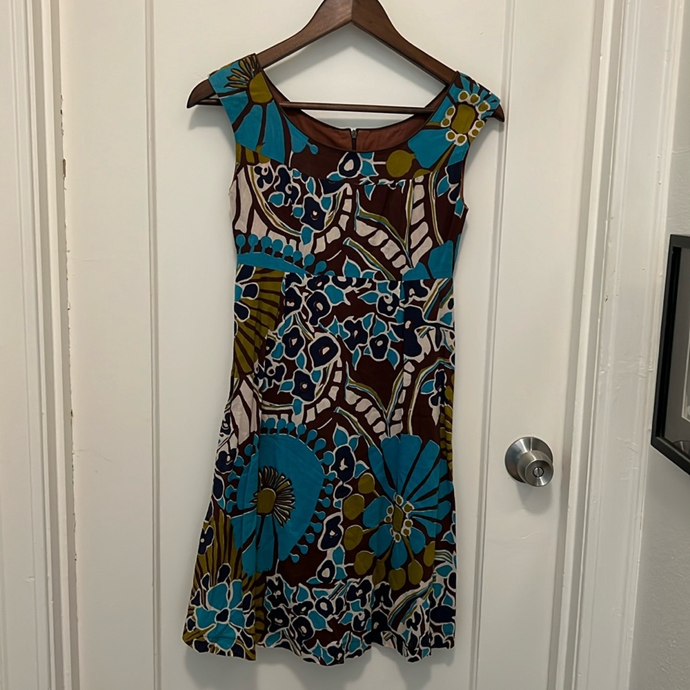 DEMA summer dress, P, 100% cotton. Bold yet balanced flower design.